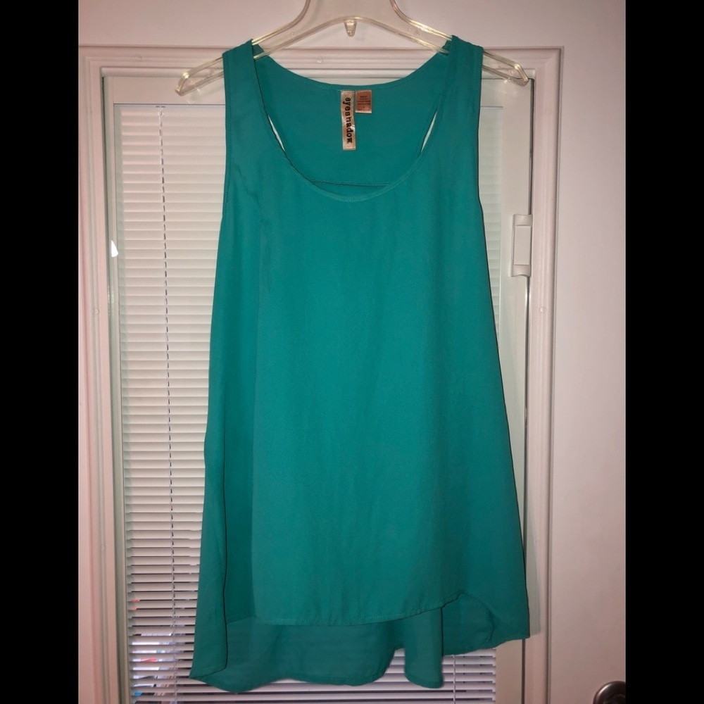 NWT Eyeshadow Top